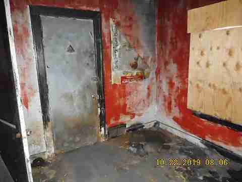 2435 Glandale (32)_m.jpg